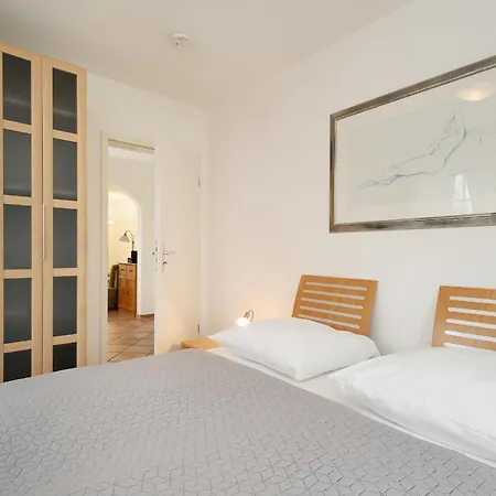 Strandresidenz 1 Apartment *